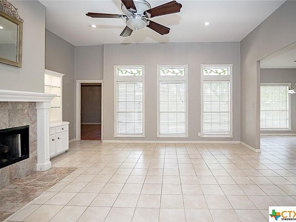 4th image of 315 Chimney Rock Dr