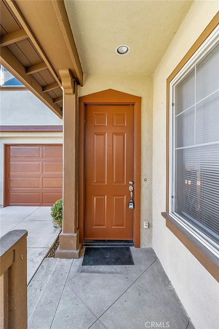 4 bed, 2.5 bath, 2430 sqft, $5,250 — Photo 3