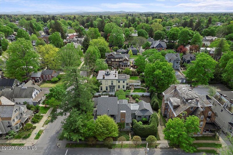 2nd image of 116 Caroline Street
