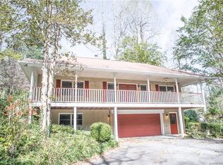 393 Spring St, Saluda, NC 28773