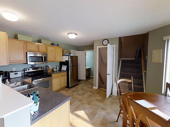 4th image of 948 S 1st St
