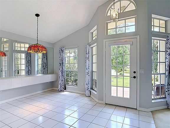 2nd image of 390 MAGNOLIA PLACE