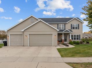4027 E Glory Ln, Appleton, WI 54913