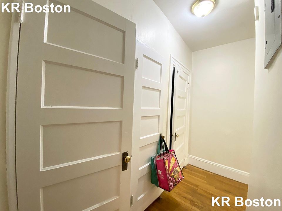 1st image of 48 Babcock St APT 3A