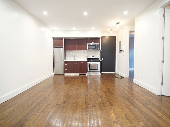 2nd image of 114 Woodbine St #3CC