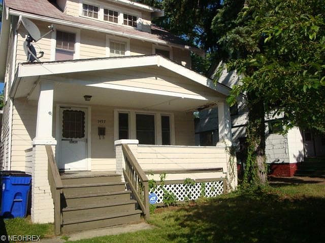 2nd image of 1497 Larchmont Rd