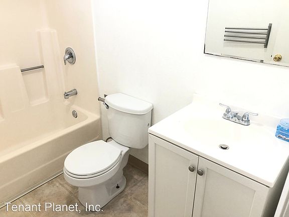 5th image of 4457 32nd St Unit B