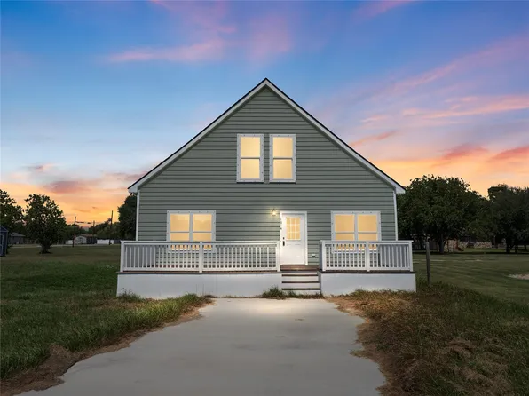 1014 Humphrey Ave, Palacios, TX 77465