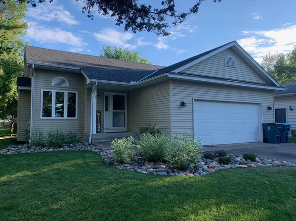 326 S Shore Dr, Forest Lake, MN 55025