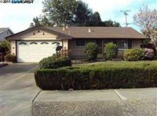 25045 Calaroga Ave, Hayward, CA