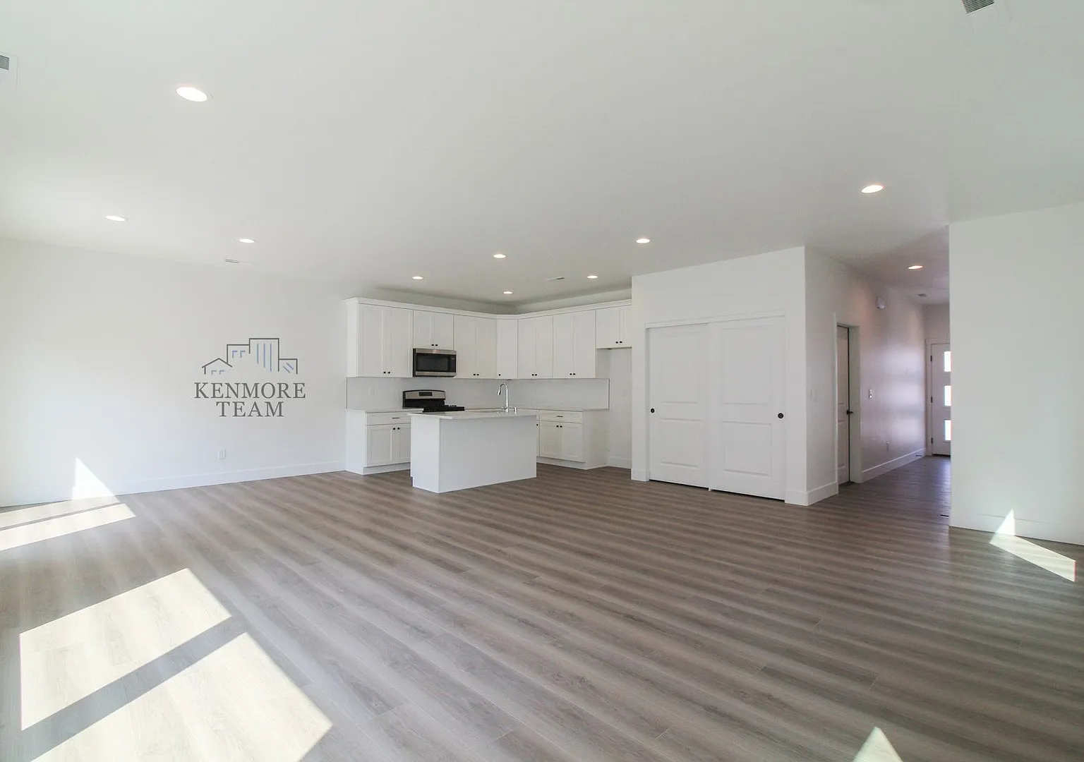 4 Bedroom, 2.5 Bath Duplex in Kennewick — Photo 4