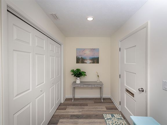 4th image of 606 Mariposa St