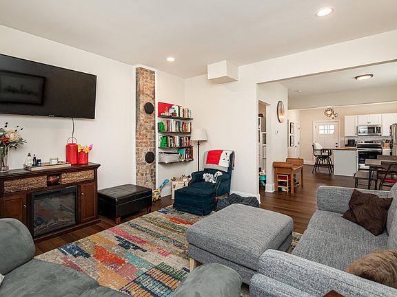 5th image of 405 N Keystone Ave #405