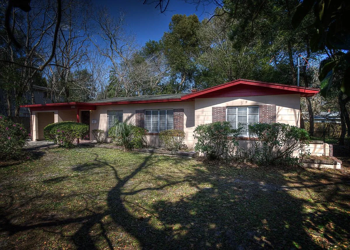 3 bed, 1244 sqft, $1,350 — Photo 1
