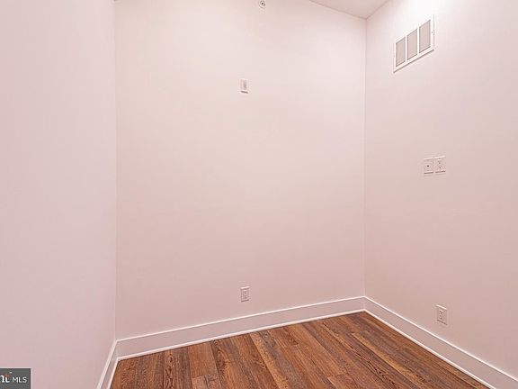 5th image of 1211 Bainbridge St Unit 3C