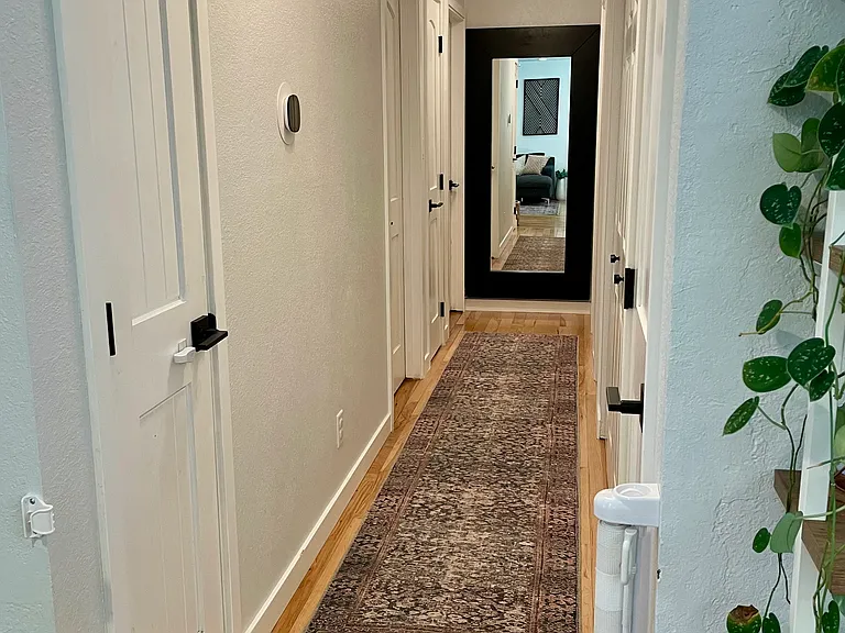 1237 E Victory Rd — Photo 10