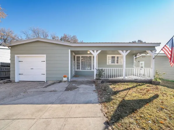 608 S 4th Ave, Mulvane, KS 67110