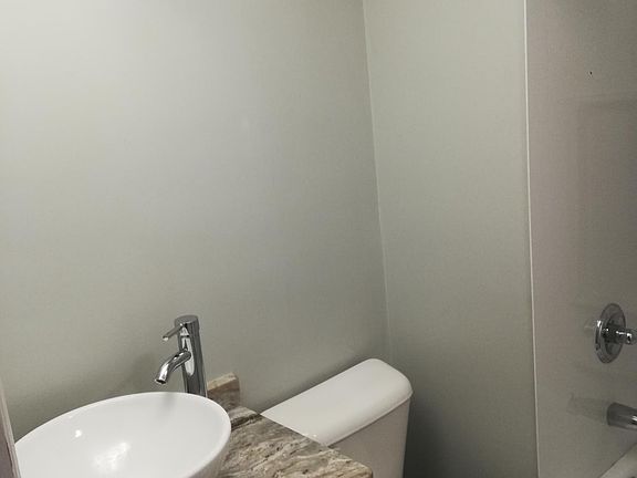 5th image of 835 Dayton St APT 3