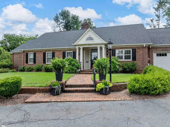 1076 Woodburn Rd, Spartanburg, SC 29302