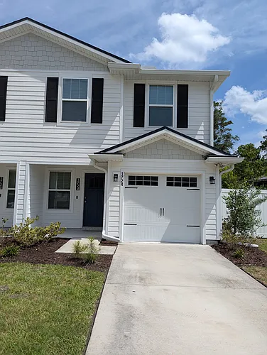 1724 Cocoanut Rd Photo 1