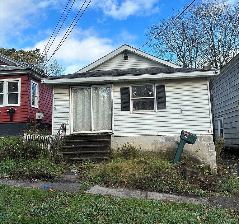 1st image of 206 Delhi St