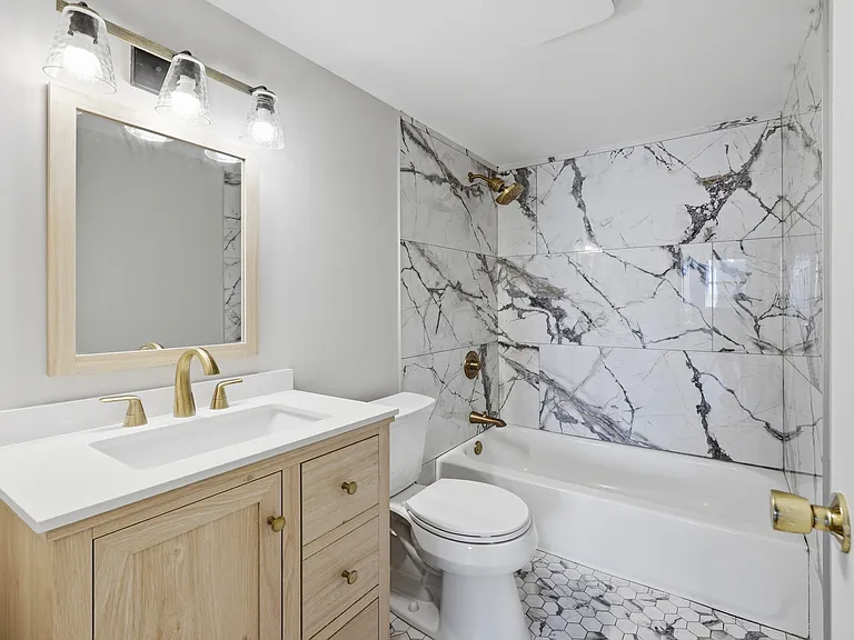 4600 N Cumberland Ave #502 — Photo 8