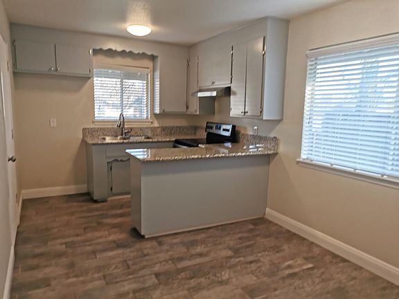 5th image of 1121 Agatha Way