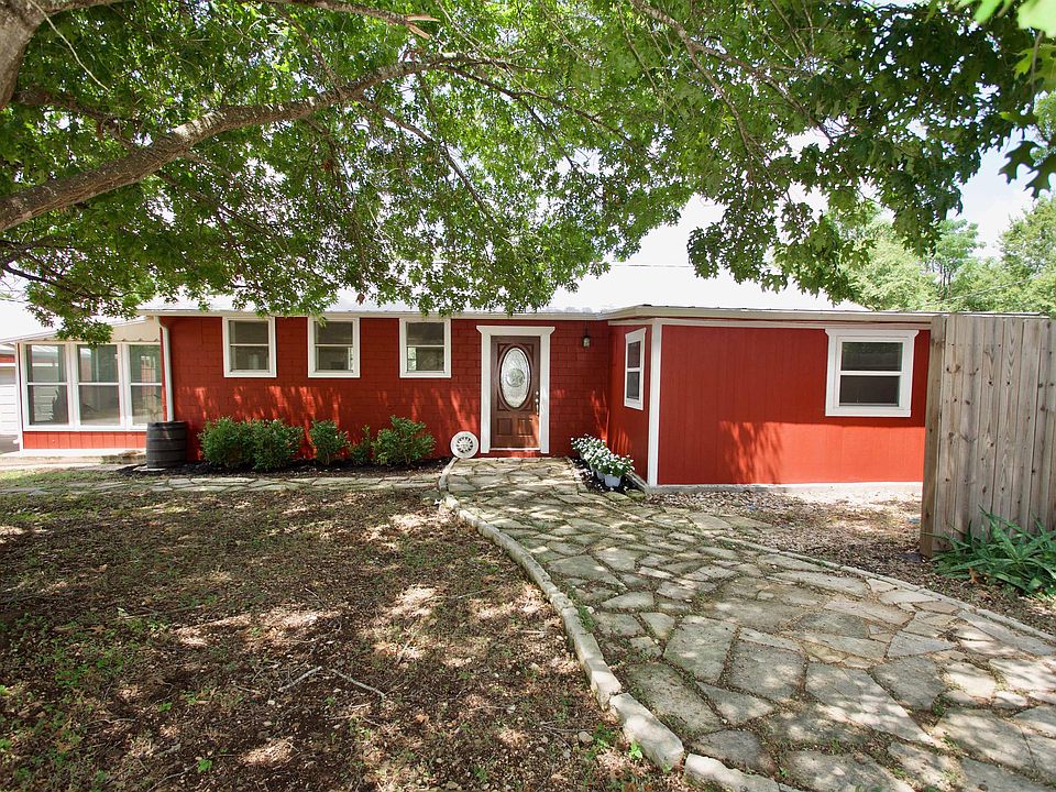 1st image of 84 Willowbrook Ct