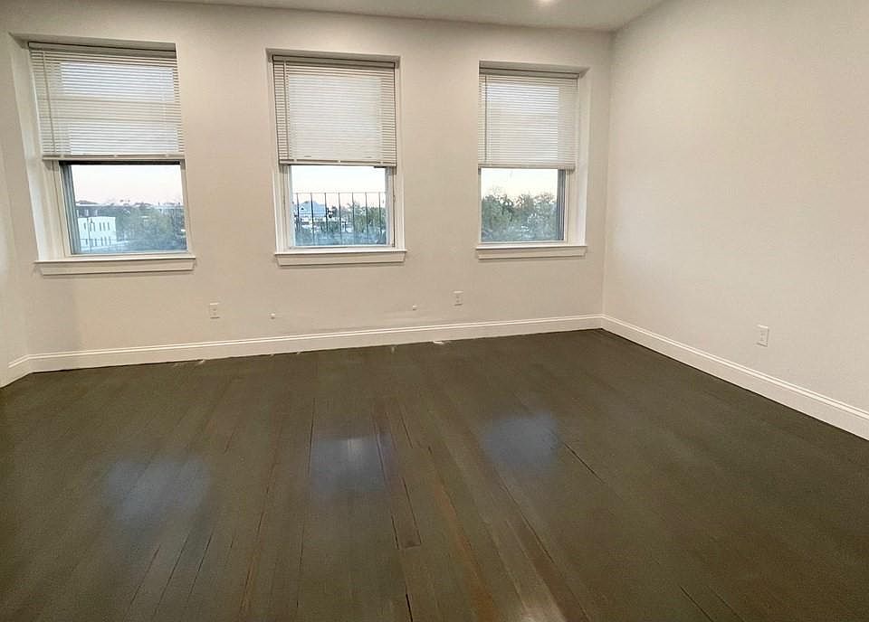 2nd image of 1023 Bennington St #3F