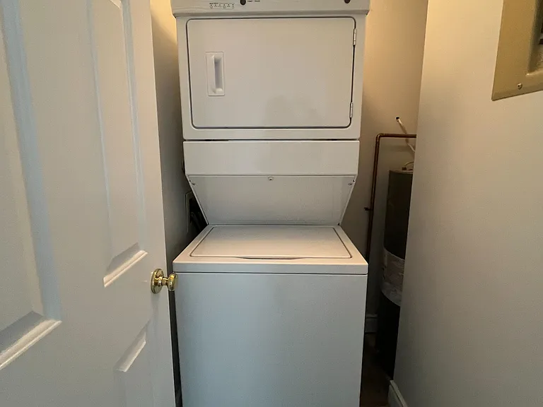 277 Adelaide Ave N #101 — Photo 15