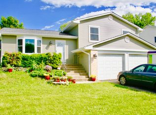 1695 Berkshire St, Glendale Heights, IL 60139