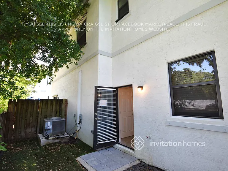 1643 SW 28th St — Photo 8