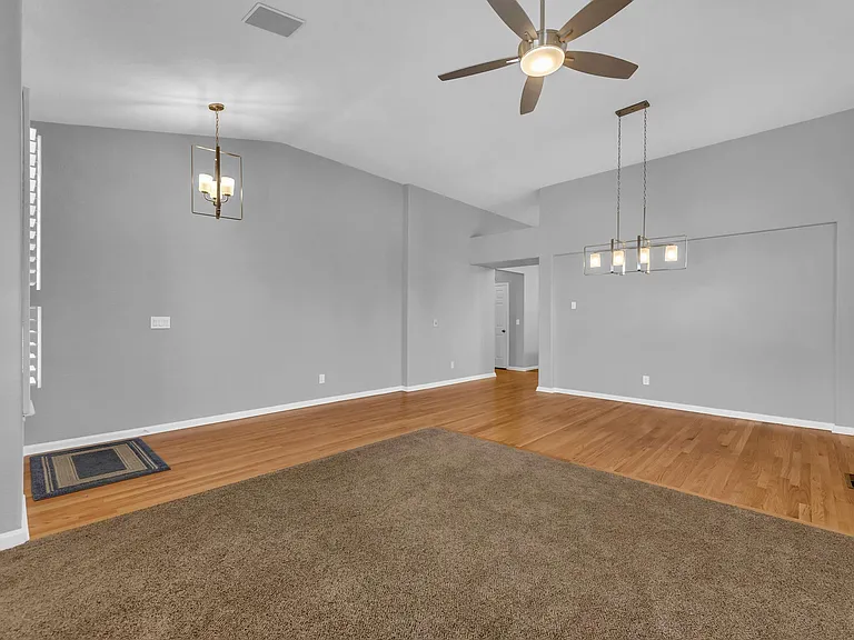 4798 Village Green Pkwy — Photo 4