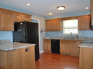 571 Wood Valley Ln, Louisville, KY 40299