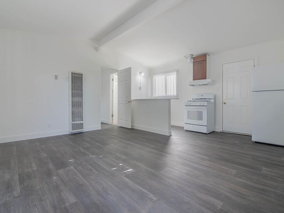 1st image of 5551 Case Ave #5557-1/4