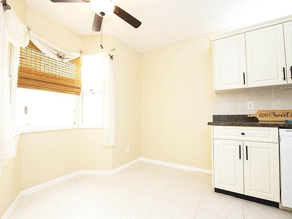 5th image of 479 Grove Isle Cir #479
