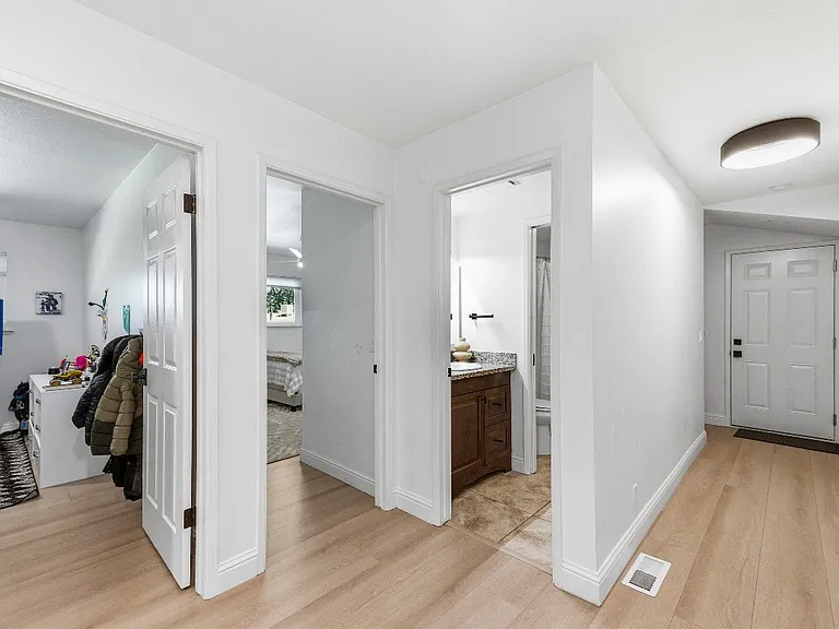 18509 Alexandra Way — Photo 15
