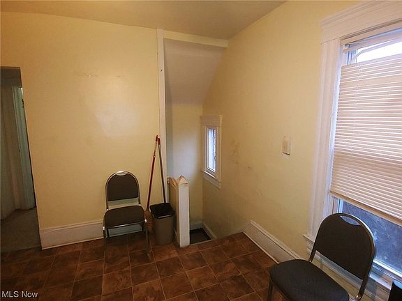 5th image of 868 E 140th St