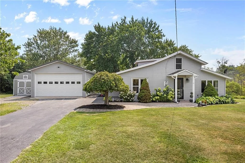 4561 Allen Rd photo 1