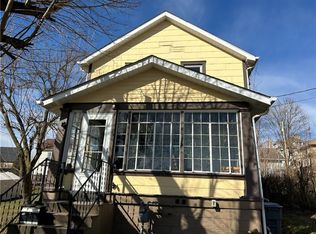 77 Leet St, Washington, PA 15301