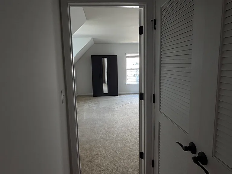 Bonus and Laundry Hall