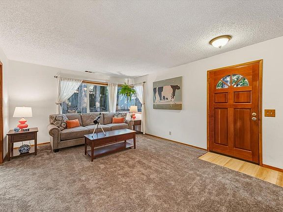 5th image of 12486 Valley View Rd