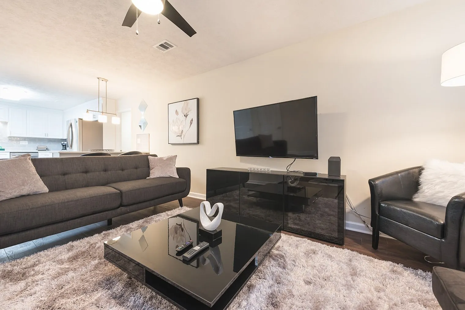 2 bed, 2.0 bath, 1732 sqft, $2,706 — Photo 1