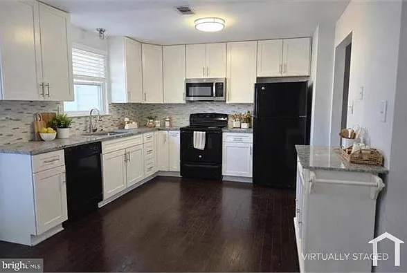 2263 Prince Of Wales Ct — Photo 5