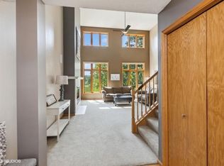 1523 Summit Shrs W, Burnsville, MN 55306