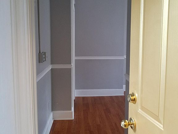 4th image of 454 Warren St Suite 1