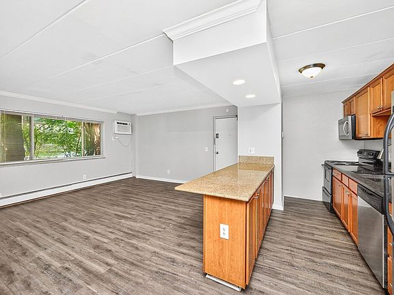 4th image of 3305 Jefferson Ave #6