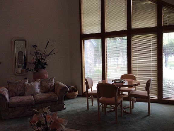 4th image of 174 Deer Park Dr