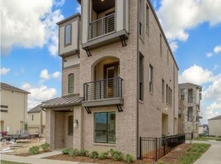 8260 Milroy Ln, Dallas, TX 75231