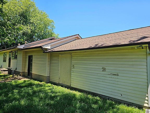 2nd image of 225 Gilhaven Dr